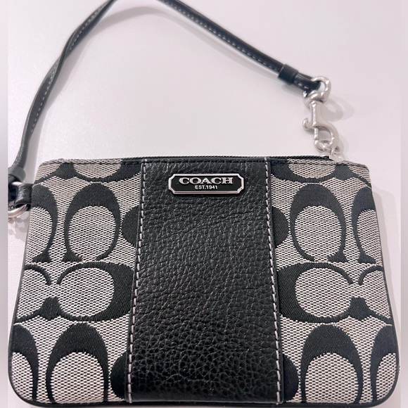 Coach Wristlet - Picture 1 of 6
